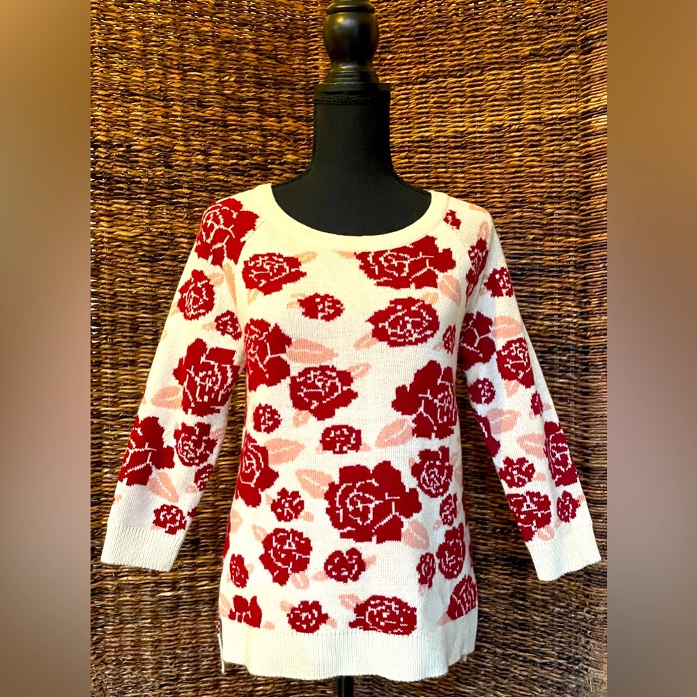Forever 21 Sz Small rose sweater